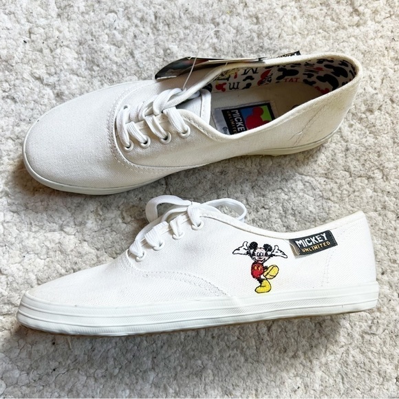 Mickey Unlimited:Deadstock White Canvas Mickey Embroidered Lace Up Sneakers SZ 5 - Picture 1 of 14